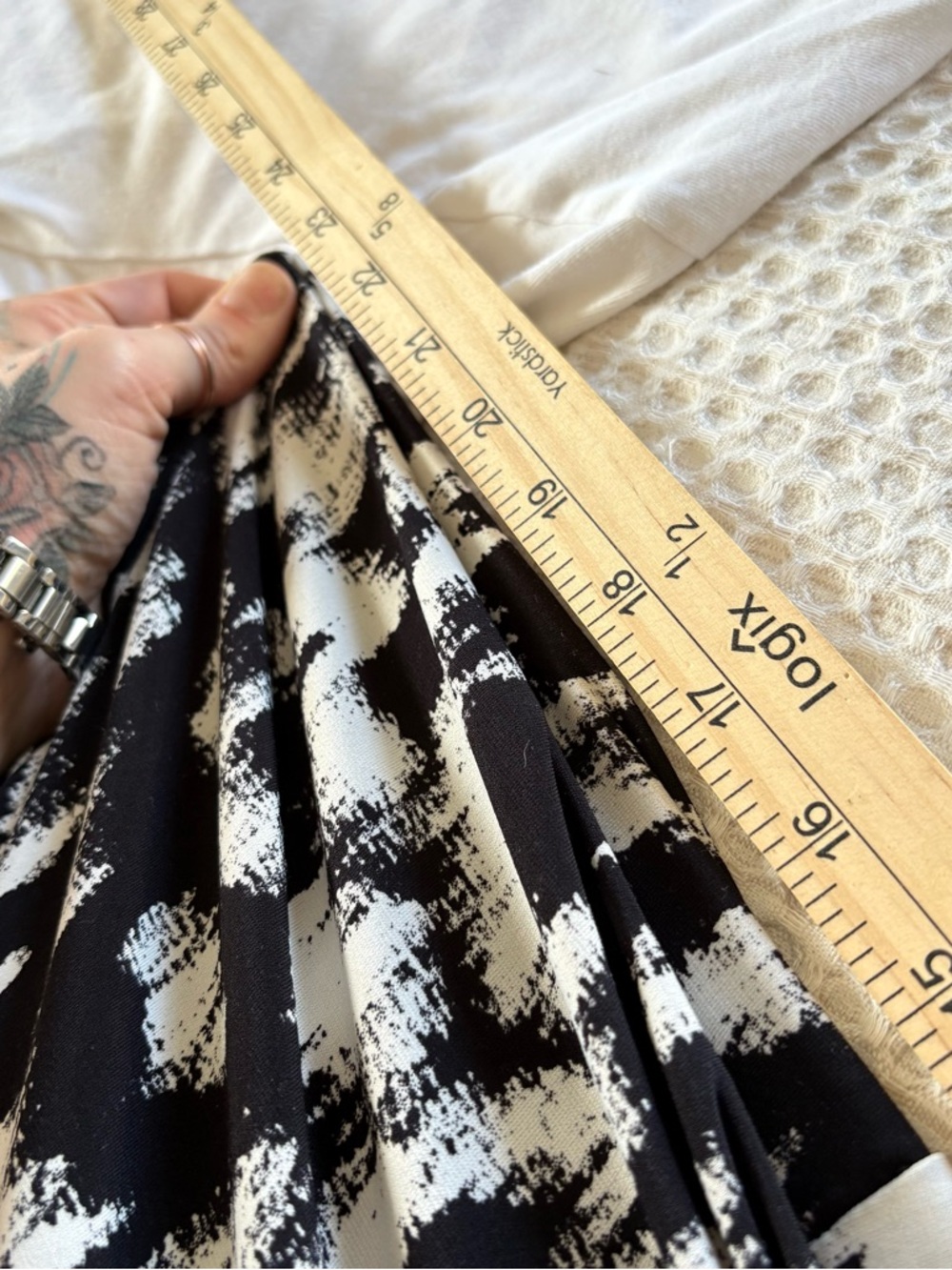 JM Collection Pants Slinky Pull On Boho Aztec Feminine Resort Black Size Medium - Picture 6 of 10